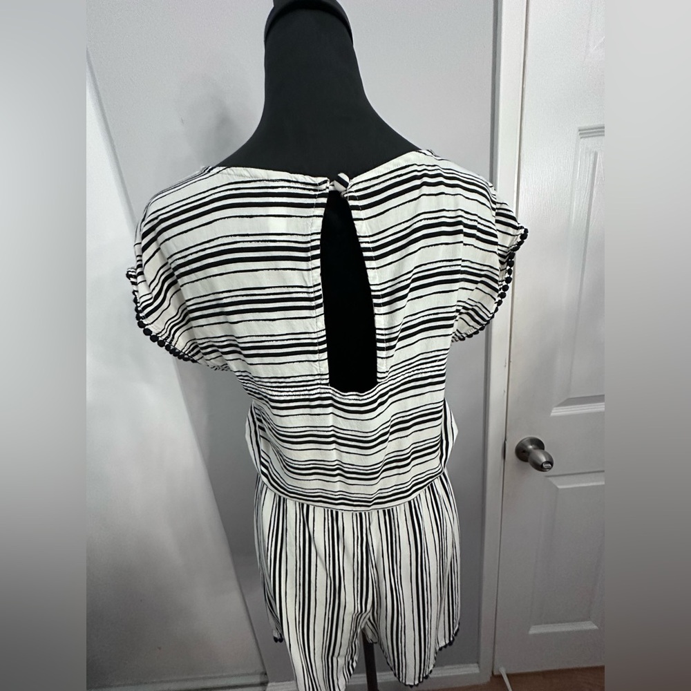 ✨ Early 2000s Xhilaration Striped Romper ✨ - Picture 3 of 7